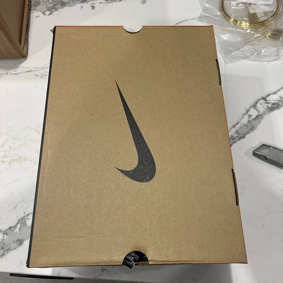 Talla 12.5 - Nike Air Jordan 11 Retro High Bred XI Foto 3 de 4