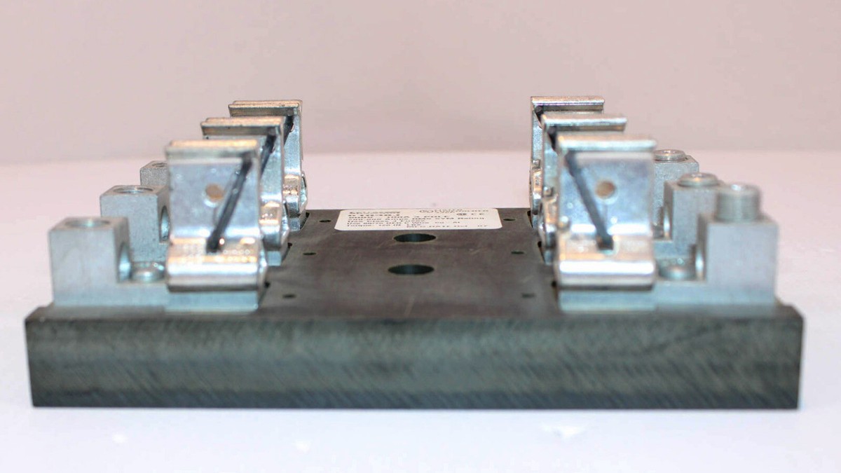 Ferraz Shawmut 61038J Fuse Block – Class J, 600V 100A, 3-Pole Reinforced Fuse Holder For Electrical Panels