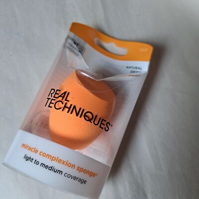 Real Techniques Miracle Teint Schwamm Light - Medium Neu in OVP