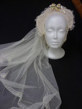 VTG GIRL'S COMMUNION VEIL WITH DAISY DECOR 1960s 