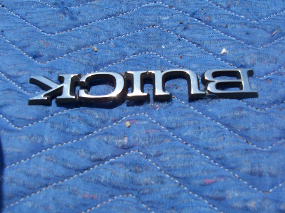 1994 1995 1996 ROADMASTER НЕДВИЖИМОСТИ УНИВЕРСАЛ BUICK ЗАДНИЕ ВОРОТА ОТДЕЛКА ЭМБЛЕМА OEM Б/У - Изображение 4 из 4