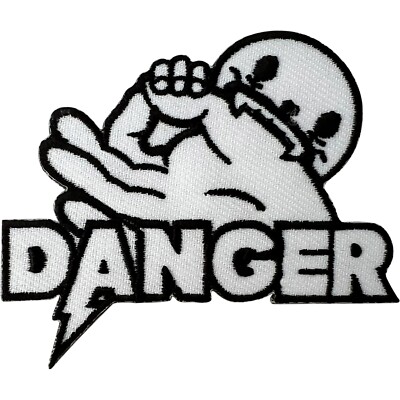 GEFAHR Blitz Hand Monster Reißzähne Patch Bügelbild Aufnähen weiß bestickt Abzeichen