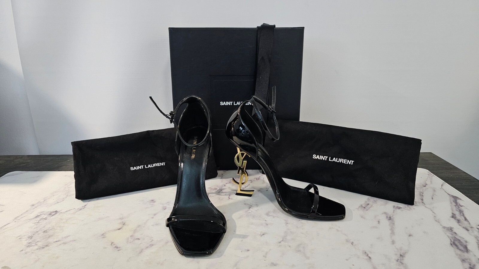 Sandali Saint Laurent OPYUM in vernice nera tacco YSL taglia EU 39 con scatola