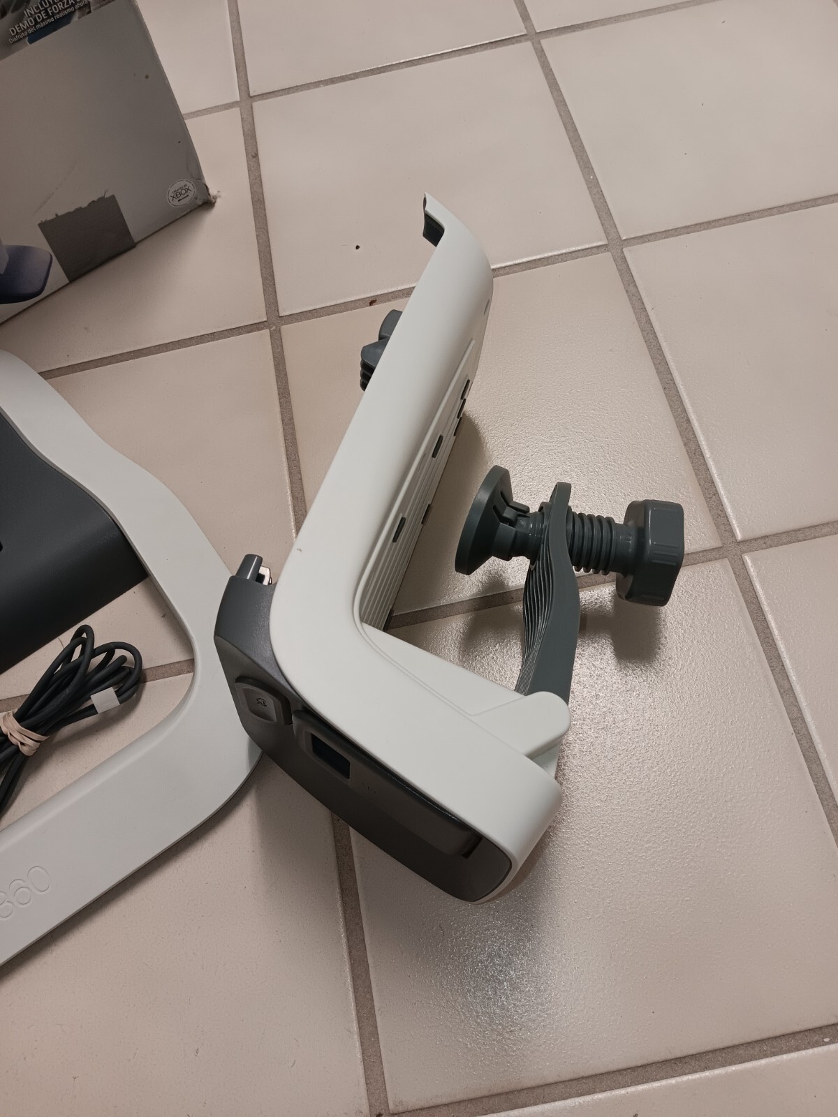 Microsoft Xbox 360 Wireless Racing Wheel with Pedals & Mount & Power