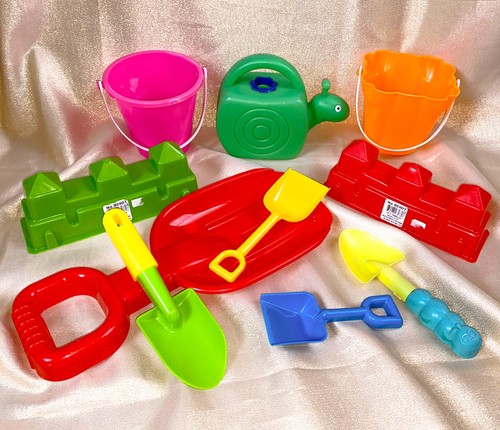 Children's Beach Toys - Buckets, Shovels, Sand Castle Molds - Kids Sand Box Toys