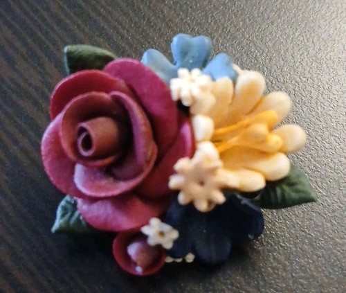 VINTAGE Beautiful Royal Adderley Floral 7 Flower Arrangement Broach