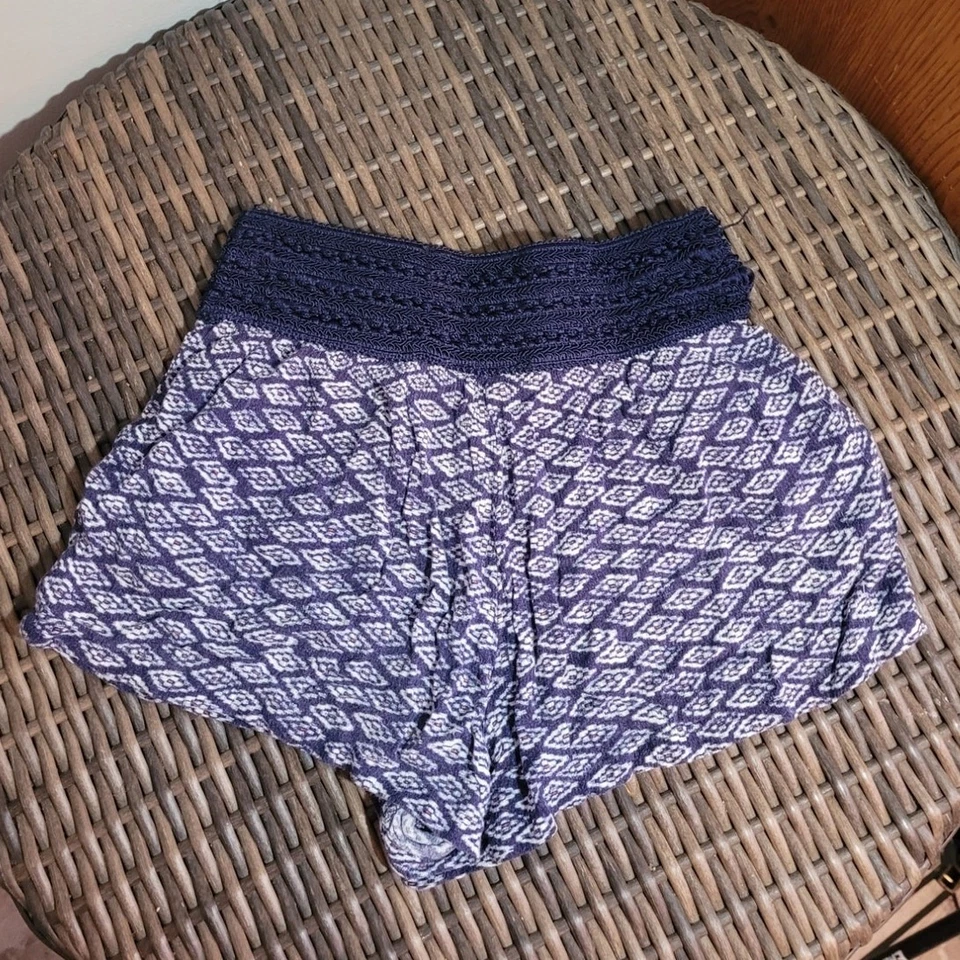 Pantalones Cortos Joe B Benbasset Para Mujer Rayón Geométrico Para Mujer Ropa de Salón Pequeña 2" Entrepierna Foto 2 de 4