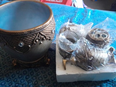 Vtg Bathroom And Accessories Inc Toothbrush Holder Soap Dispenser And More