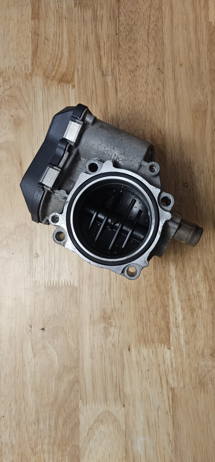 11-15 BMW F30 F31 320i 328i Throttle Body Valve Air Intake Assembly 7588625 OEM