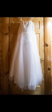 White Sleeveless V-Neck Lace Tulle A-Line Full-Length Wedding Dress