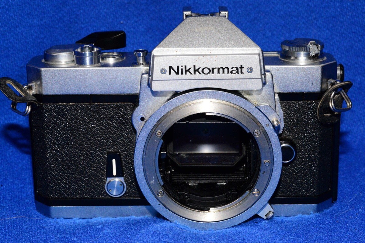 Appareil Photo Nikkormat FT2 Avec Objectif Nikkor 50mm F/2 - Révisé, état Proche Neuf