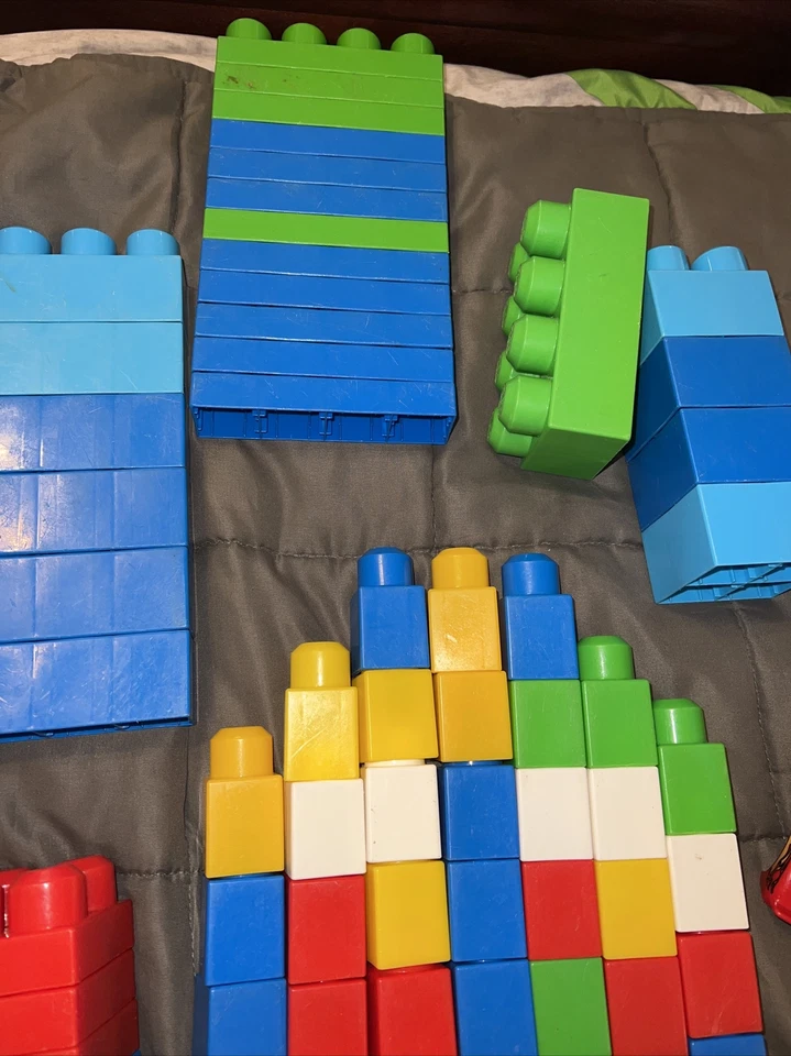 Lot Of 160+ Large Size Mega Blocks Assorted Colors & Size Blocks - Cars blocks - Image 3 of 4