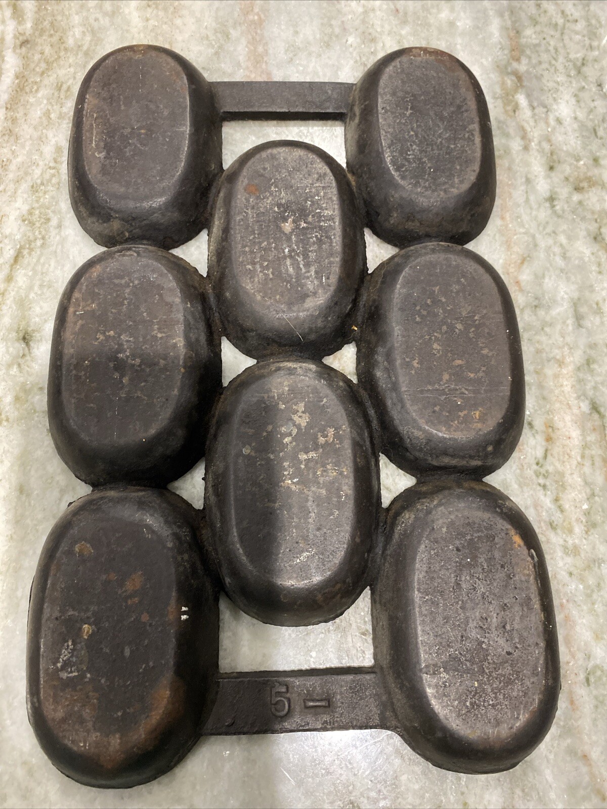 Antique Cast Iron Gem Pan No. 5 Unmarked 8 Cup Corn Bread Pan eBay