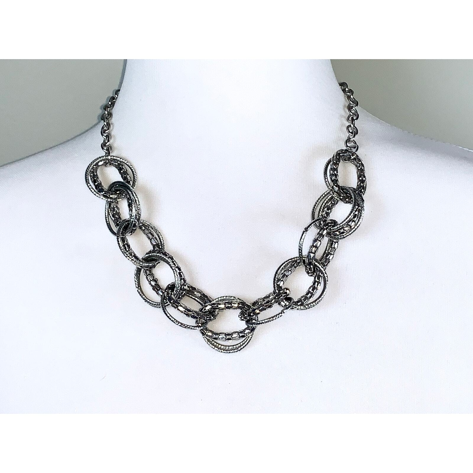 Silver Tone Interlocking Textured Snake Chain Cir… - image 2
