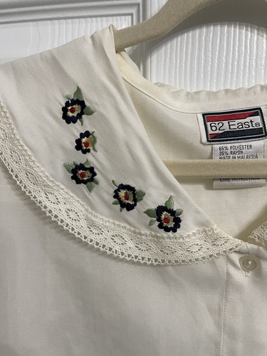 Vintage 62 East Damen Langarm Blumen Kragen Granny Core Shirt Medium Creme - Bild 2 von 5