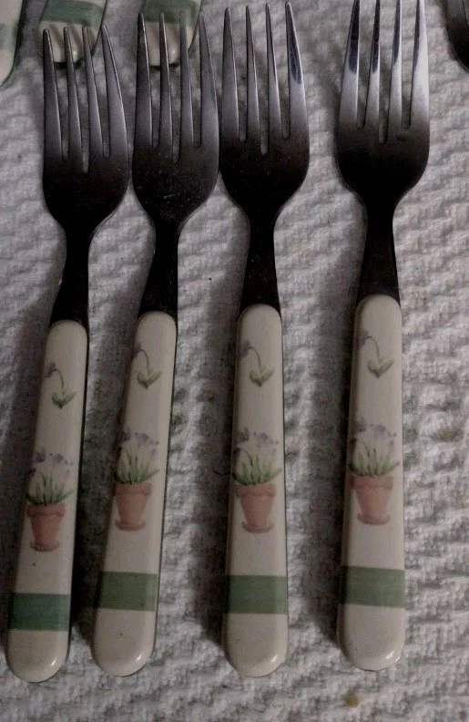 Pfaltzgraff silverware 18 pc Flower Garden 4Forks 4Tsp 4Knives 3Soup 3Salad - Image 2 of 4