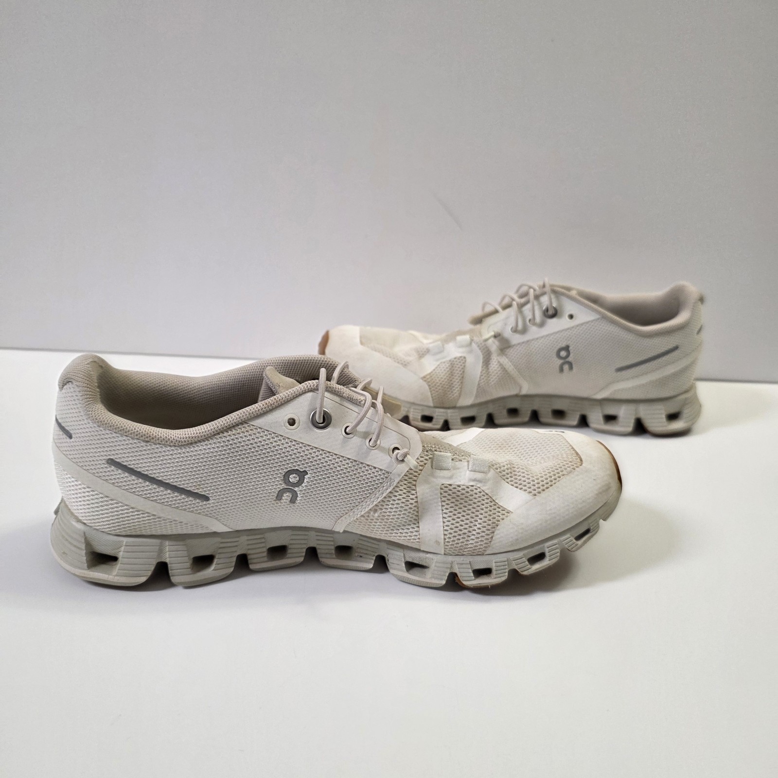 On Cloud Swiss Engineering Cloud 5 White Womens 8… - image 2