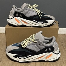 Adidas Yeezy Boost 700 Wave Runner taglia 9 usate scatola di ricambio