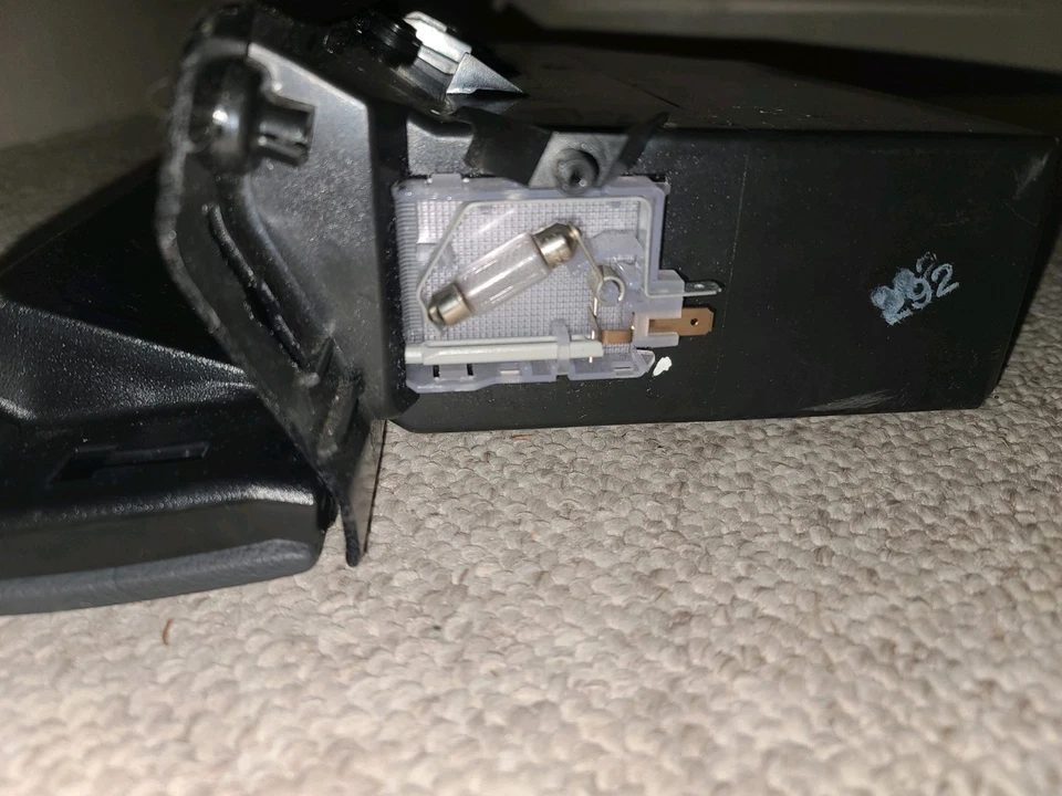 Conjunto de guantera gris oscuro 97-00 Mercedes W202 C230 Foto 3 de 4