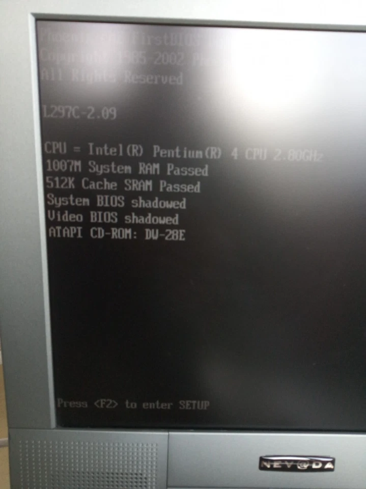 pc all-in-one nev@da Nevada Clevo L295P VINTAGE computer SENZA HDD - Immagine 2 di 4