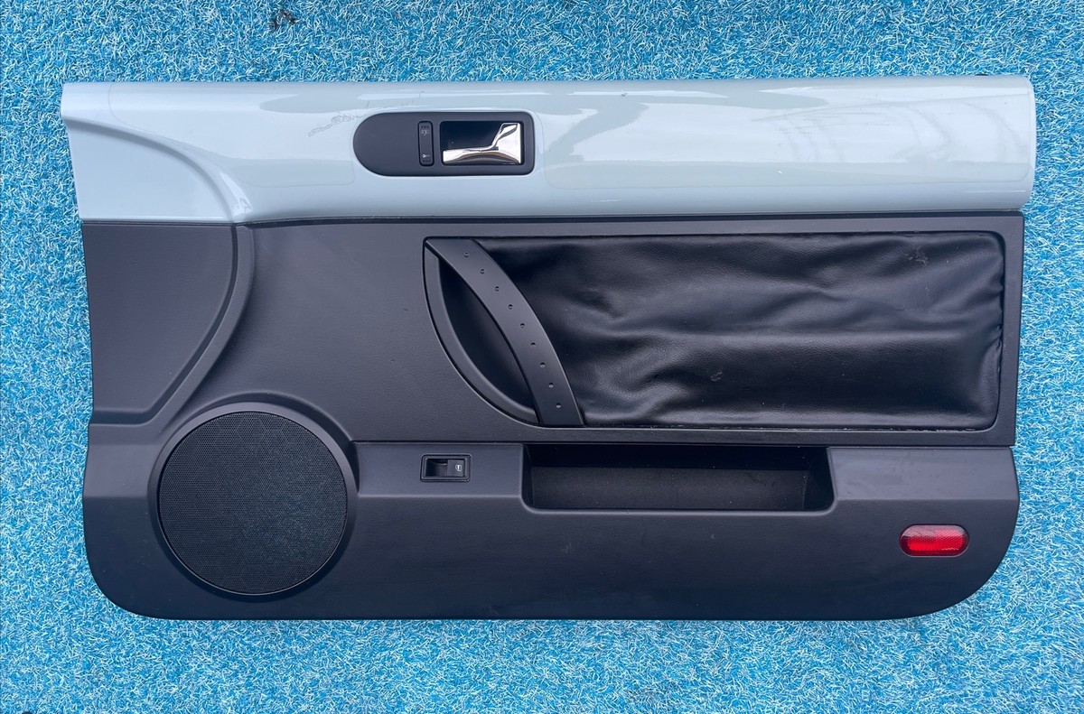 1998-2010 Volkswagen Beetle CONVERTIBLE Right Passenger Door Panel