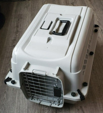 Plastic Pet Crate/Kennel, 20" x 13" x 13" -- Like-N e w Condition