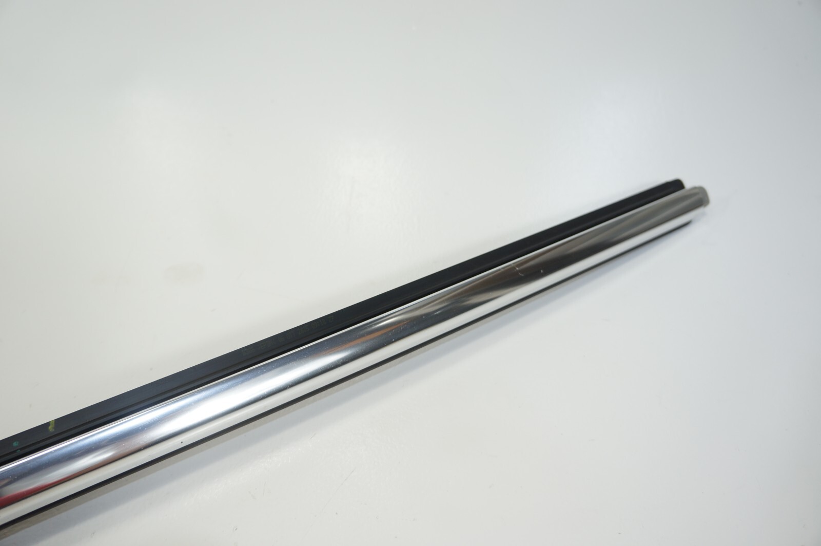 2014-2019 Maserati Ghibli front driver left side door exterior trim chrome OEM