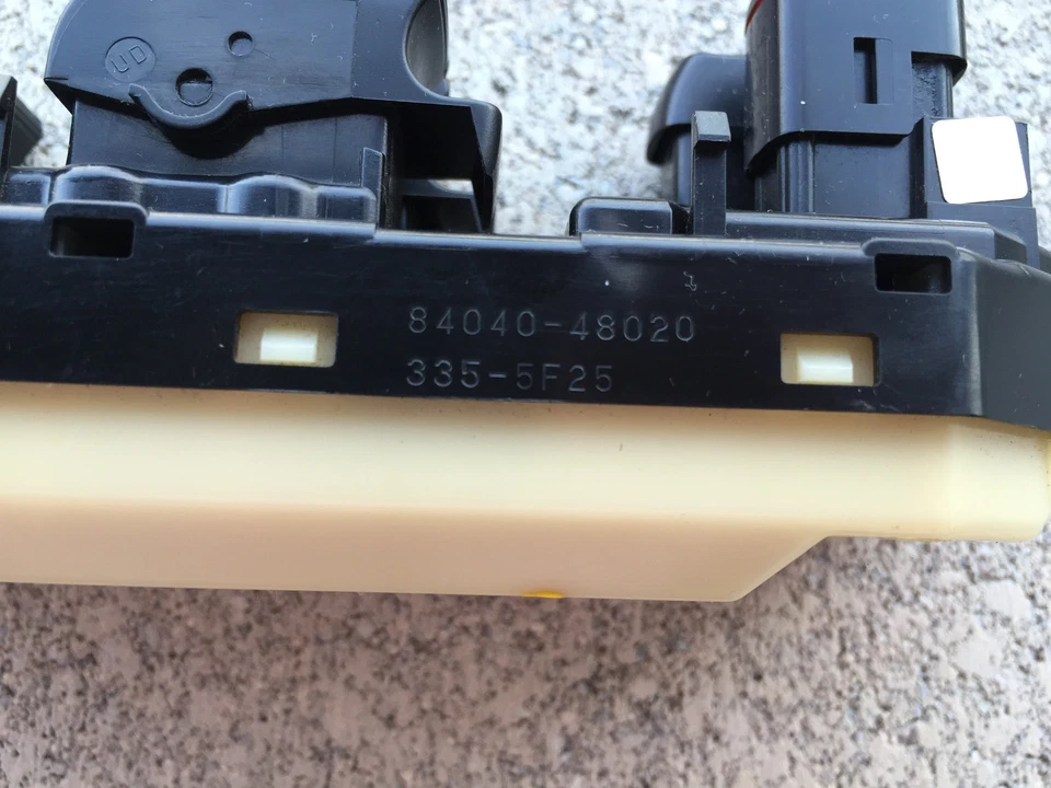 99 - 03 LEXUS RX300 3.0L DRIVER LEFT SIDE MASTER POWER WINDOW SWITCH 84040-48020 - Image 3 of 4
