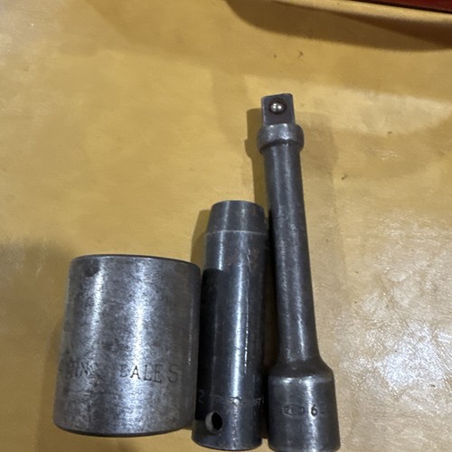 Vintage Milwaukee 9065 1/2" Impact Wrench Square Drive & Sockets - TESTED - Picture 12 of 16