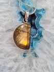 Labradorit Anhänger mit goldenem Opaleffekt + Silberkette    (F22)