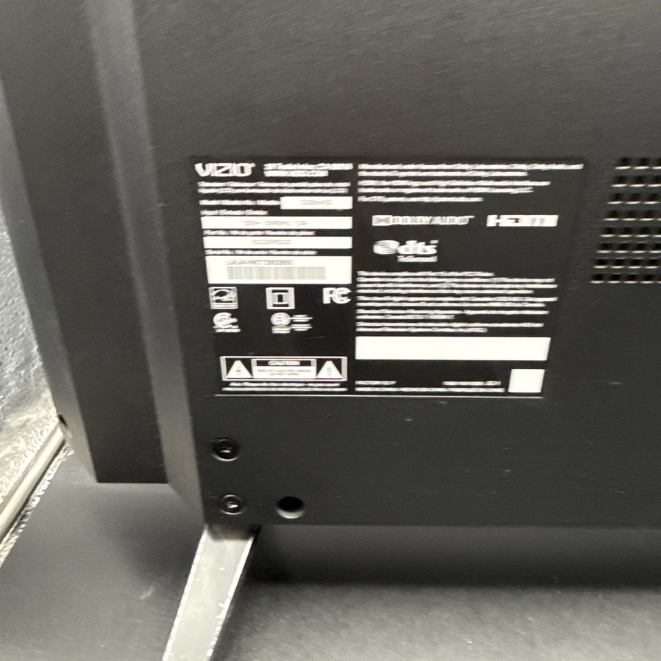 VIZIO 32" 720 p LED TV D32HN-E0 (2016) - No Remote - Working! - Image 4 of 4