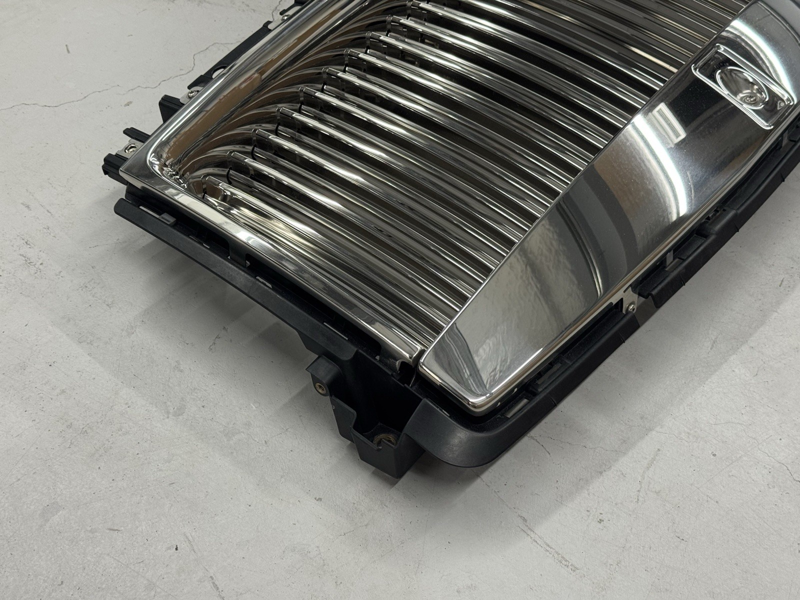 Genuine Rolls Royce Ghost Grille USED - SMALL DEFECT - SEE DESC.