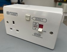 MK Sentry Socket RCD Protected Socket White