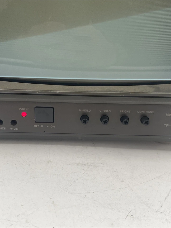 Panasonic TR-930B CRT-V Black And White Video Monitor (TESTED/WORKING) - Image 3 of 4