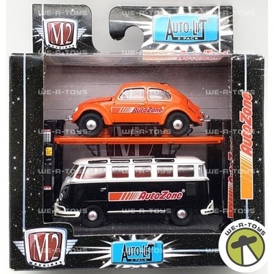 M2 Machines AutoZone Auto-Lift 2 Pack VW Micro Bus Deluxe & Beetle