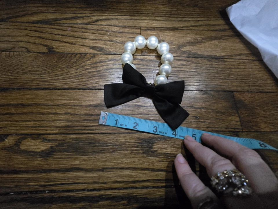 Pulsera con arco de tela negra perla sintética J Crew de segunda mano Foto 3 de 3