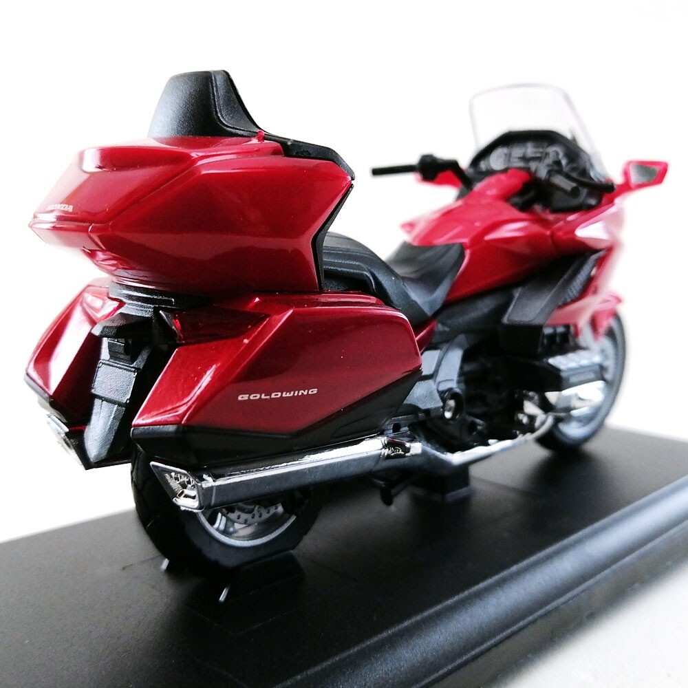 HONDA Goldwing 　レッドモデル　1/6サイズ　バイク・フィギュア HONDA Goldwing レッドモデル 1/6サイズ バイク・フィギュア