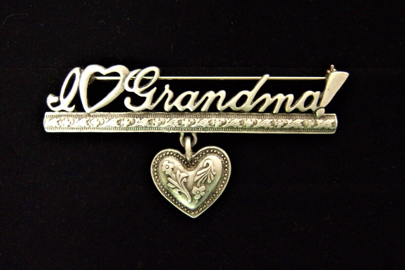 Vtg. Mother's Day I Love Grandma Heart Brooch JJ … - image 1