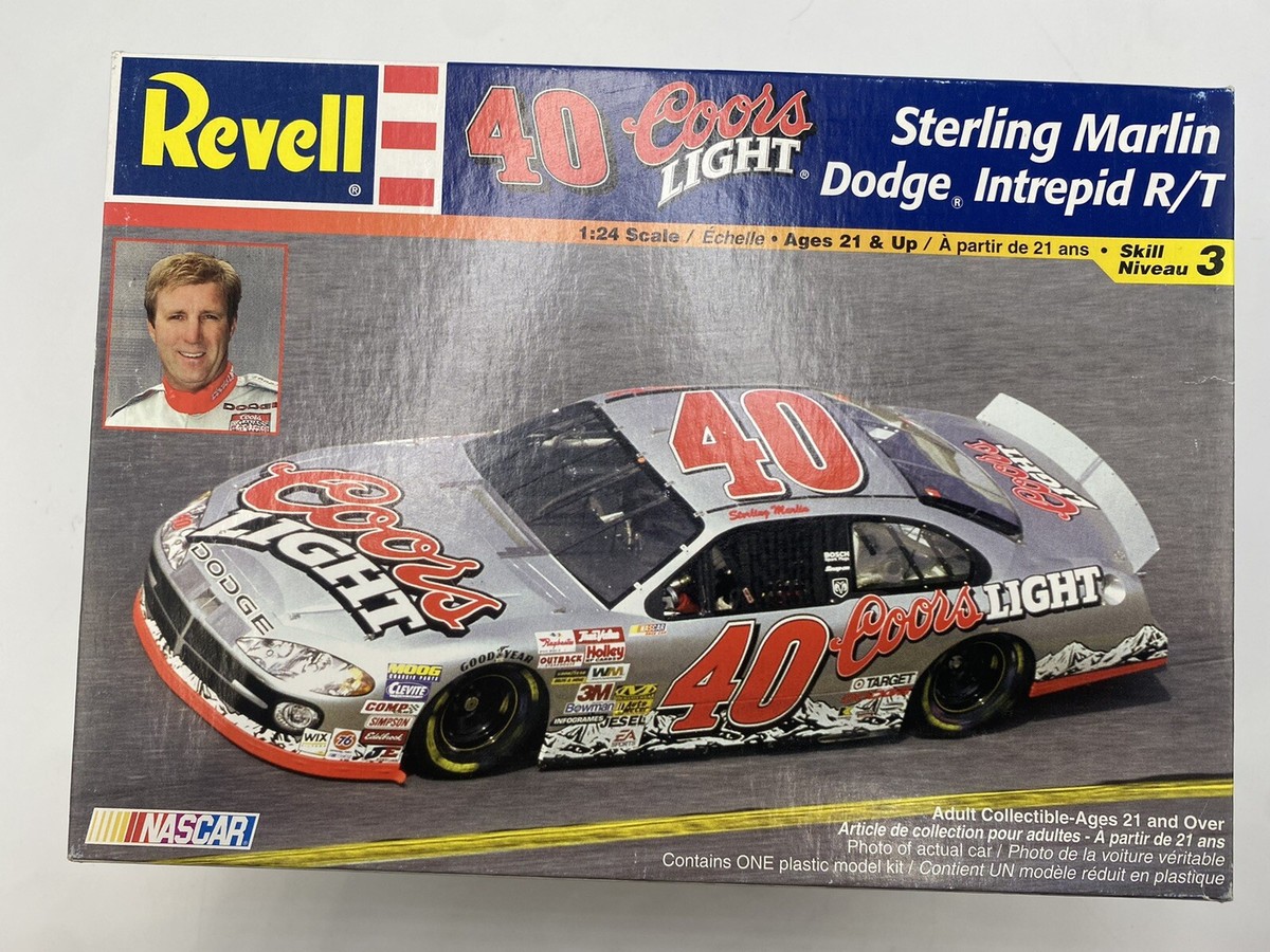 Revell #40 Sterling Marlin Coors Light Dodge Intrepid 1:24