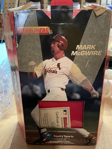 MLB 1998 St. Louis Cardinals Mark McGwire Headliners XL Commemorative 70 HR - Picture 3 of 3