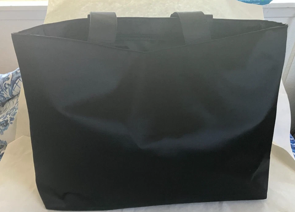 VICTORIA SECRET ПРАЗДНИК СУМКА С КОРОТКИМИ РУЧКАМИ 2024 - Изображение 4 из 4