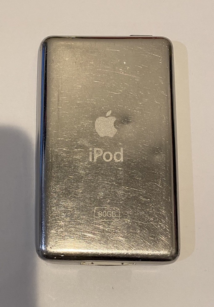 Apple iPod classic 6th Generation Silver (80 GB) READ DESCRIPTION