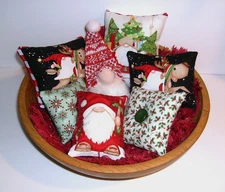 Christmas bowl fillers, mini pillows, tucks #R-set of 7--handmade
