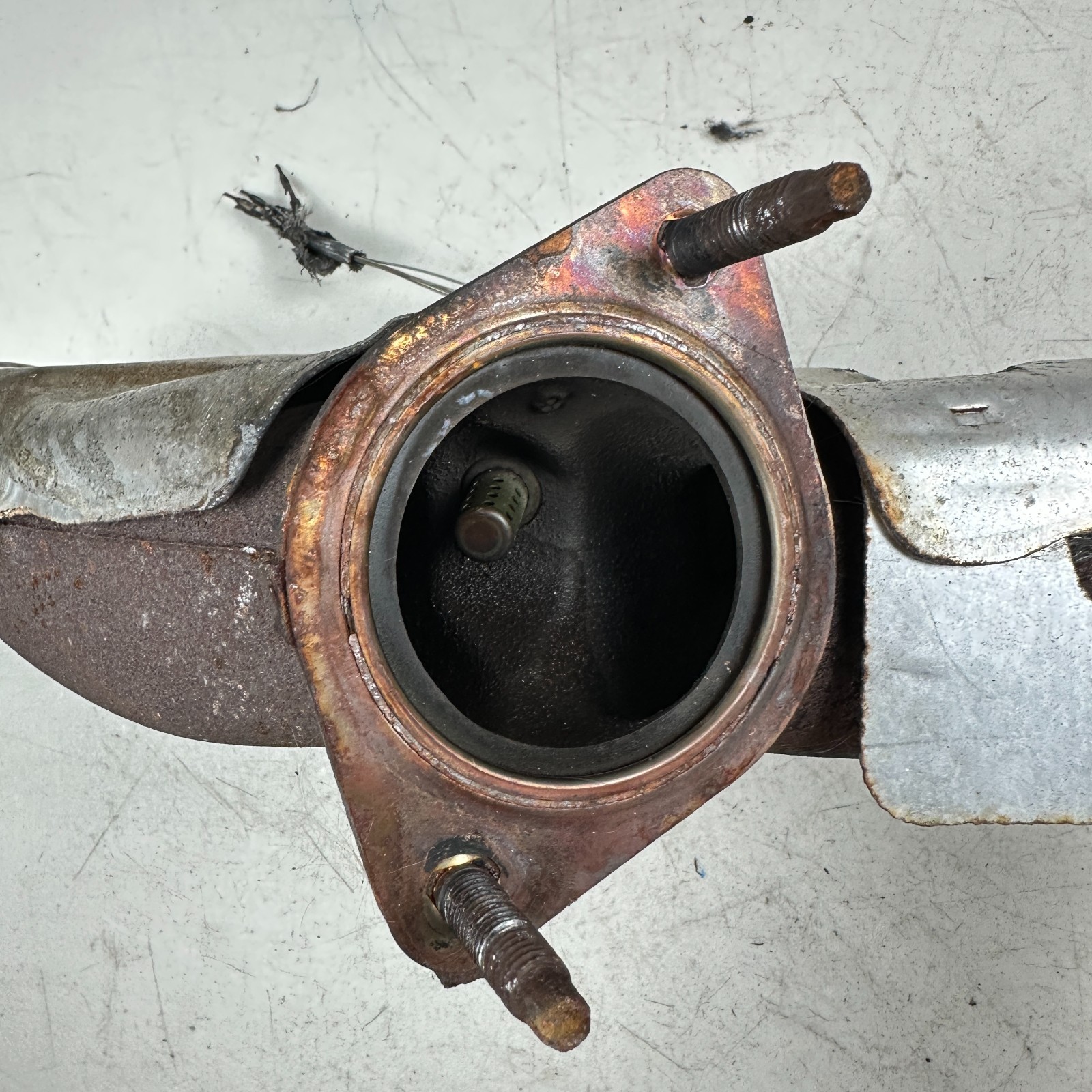 05-13 CHEVROLET CORVETTE LEFT DRIVER SIDE ENGINE MOTOR EXHAUST MANIFOLD ASSY OEM
