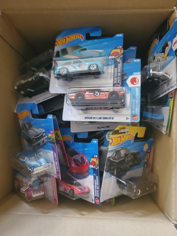 70+ Hot Wheels Short Card Cars (Good Condition)