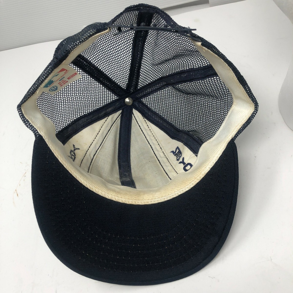 Vintage 80's New York YANKEES Snapback Cap Trucker Meshback