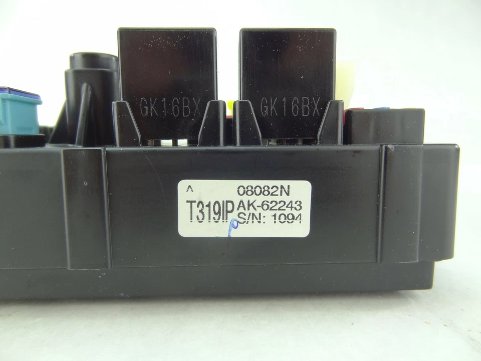 Saturn Vue 2008 cabina interior caja de conexiones de fusibles Foto 4 de 4