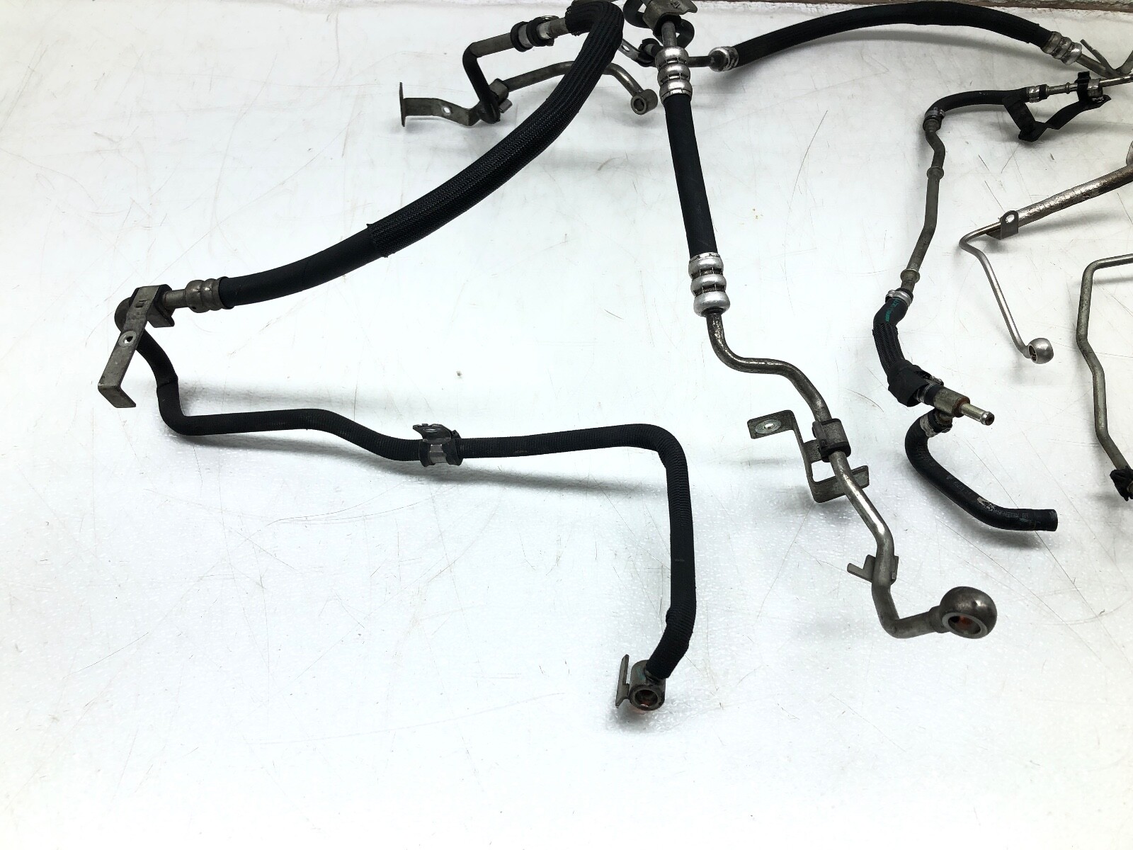 2014-2020 MASERATI QUATTROPORTE 3.0L OIL LINE SET OEM.