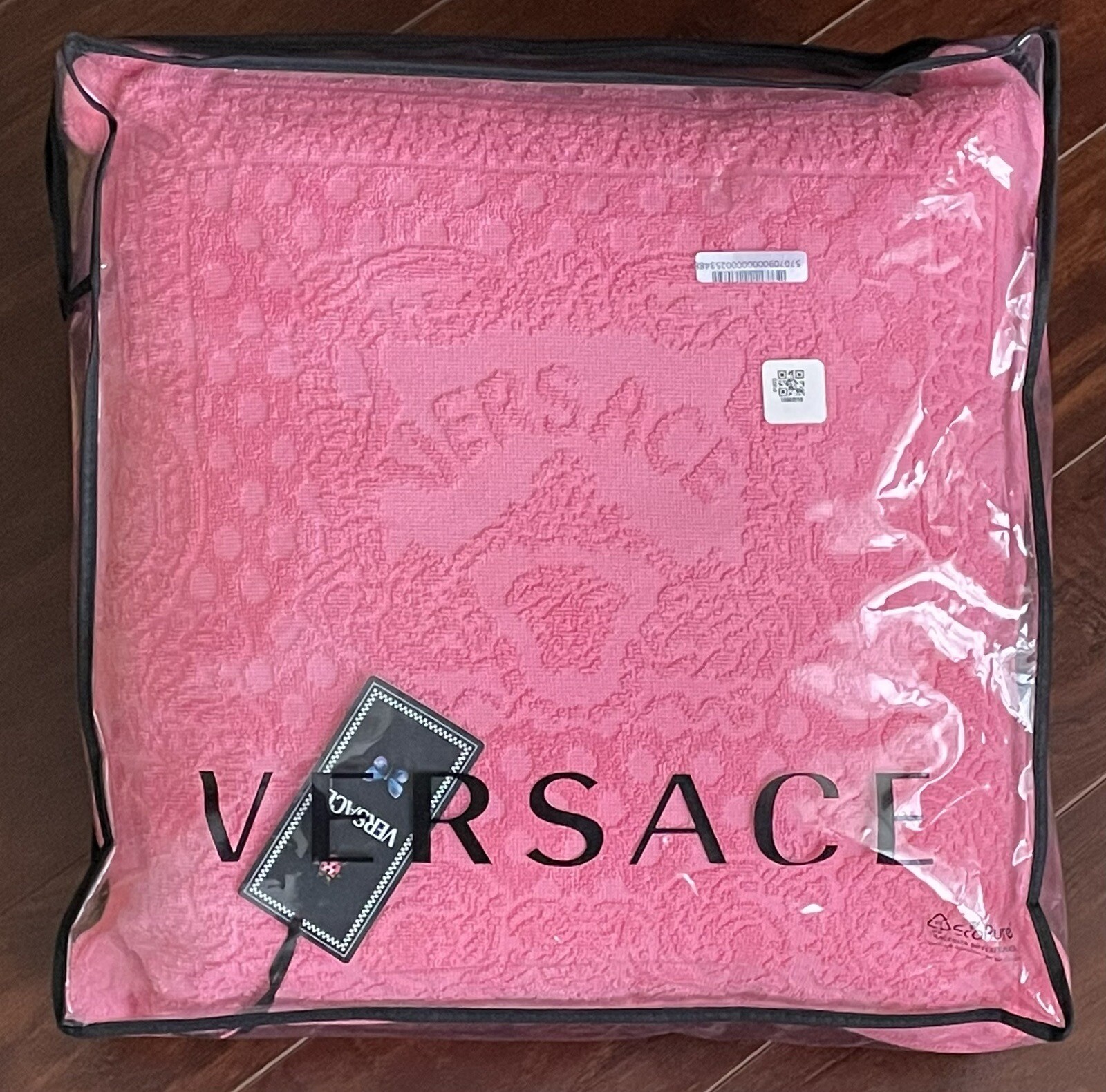 BEAUTIFUL VERSACE SIGNATURE PILLOW WITH MEDUSA BRAND NEW IN CASE eBay