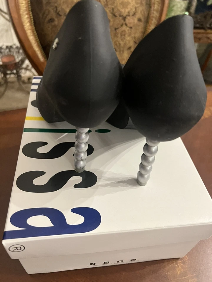 MELISSA x Karl Lagerfeld Size 9 Black + Pearl AD Bead Heel Peep Toe Pumps $290 - Image 2 of 4